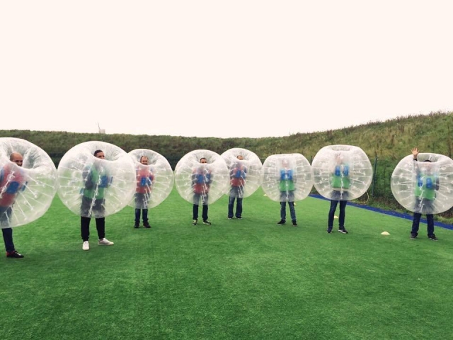  Fútbol de burbujas en Brighton 