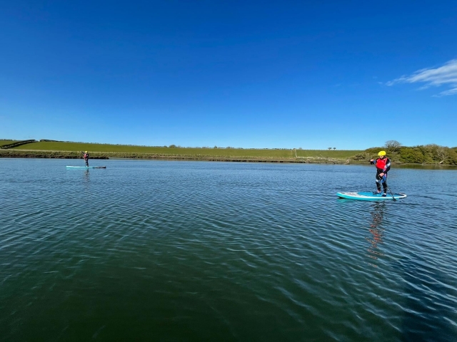  Disfrutar de una divertida aventura de SUP 