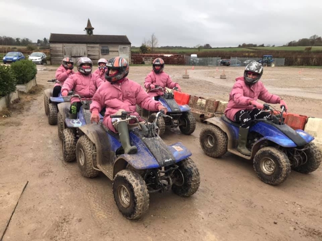  Amigos en cuatrimoto 