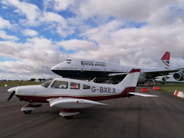  Vuela un avión 