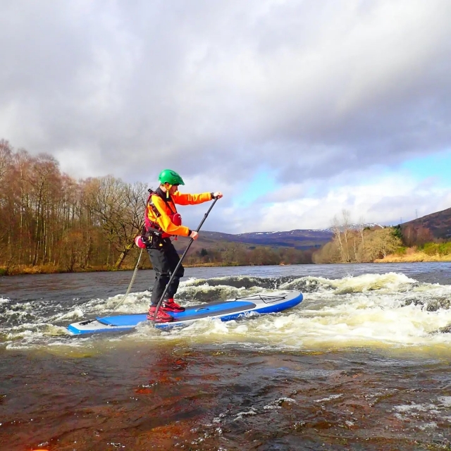  Diversión guiada pbaños en SUP