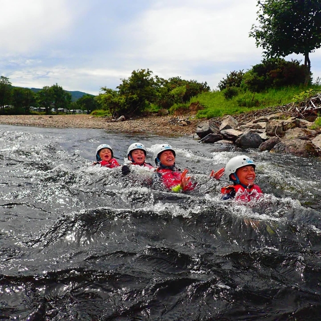  Venga con su grupo de amigos 