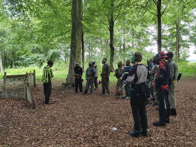  Recibiendo las instrucciones de los expertos