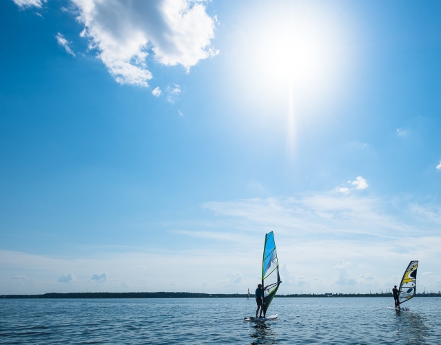  Nada mejor que el sol y una sesión de windsurf 