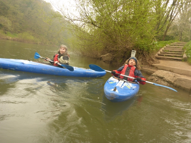  Es hora de navegar en kayak 