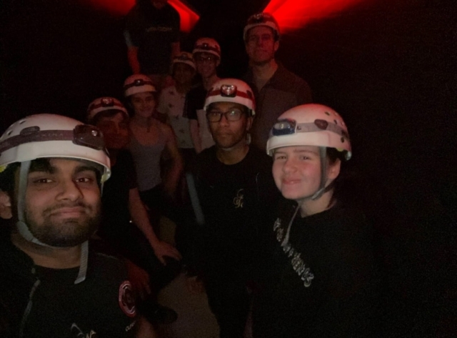 Descubriendo una gruta fantástica 