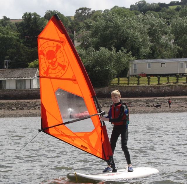  Chavos windsurfistas 