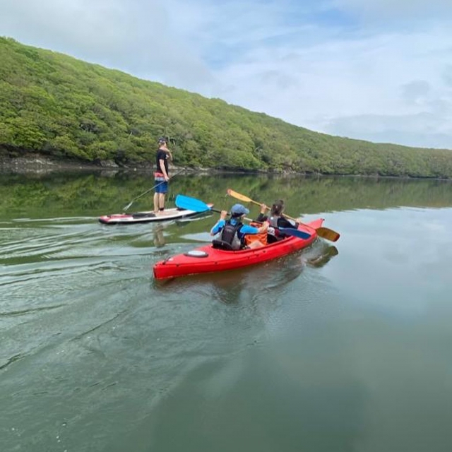  Sea testigo de la belleza de su entorno a través del kayak 