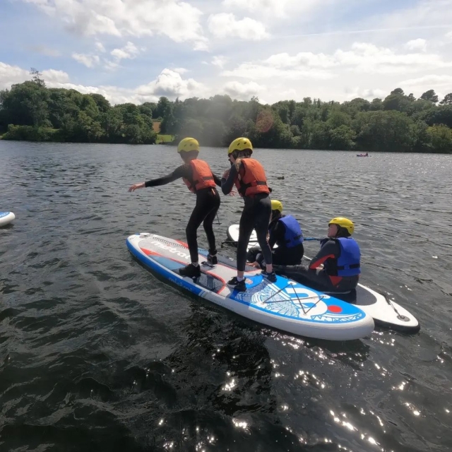  Trae a su familia y amigos 