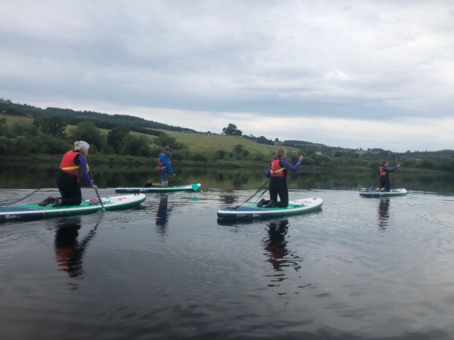  Sé parle de nuestras sesiones de paddleboarding 