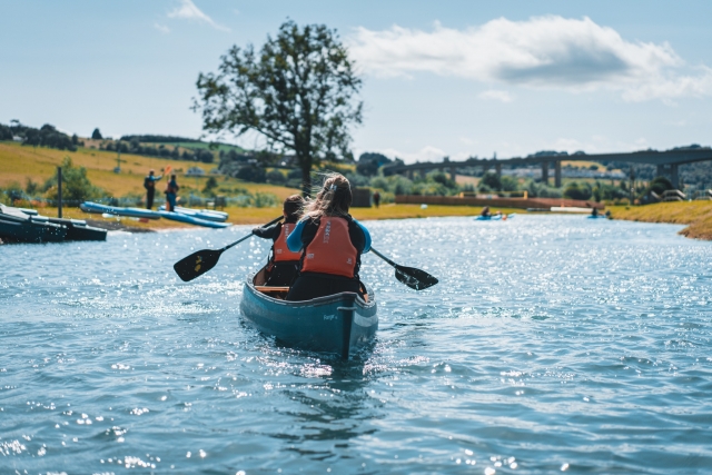  Venga a remar con nosotros 