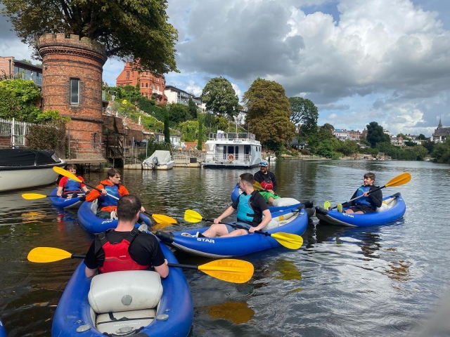  Kayak con amigos 