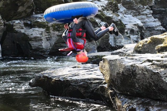  Diviértele con nuestras experiencias de tubing 