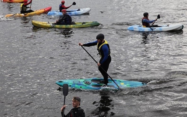  Ve a remar con amigos