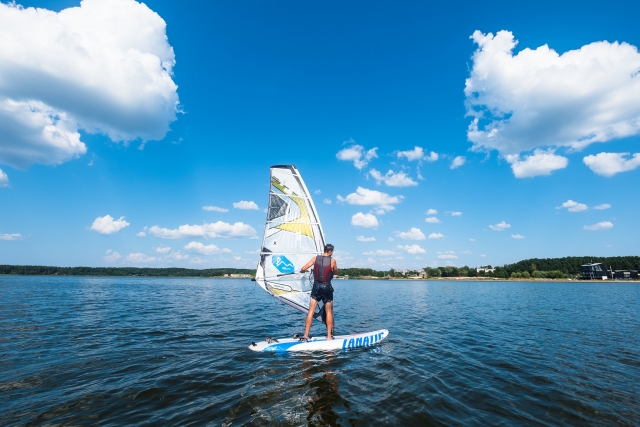  Disfruta de una tranquila sesión de windsurf 