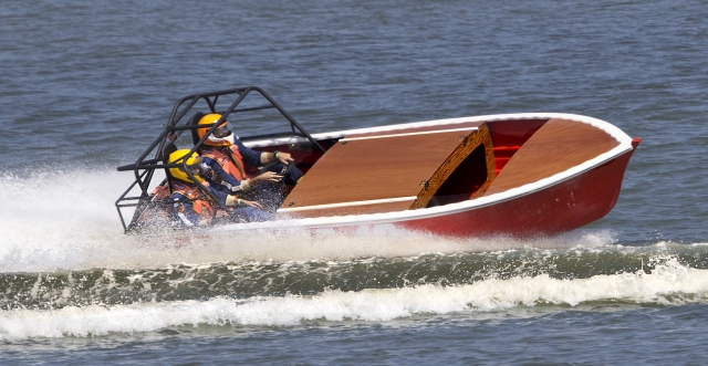  Aprende a navegar en lancha motora 