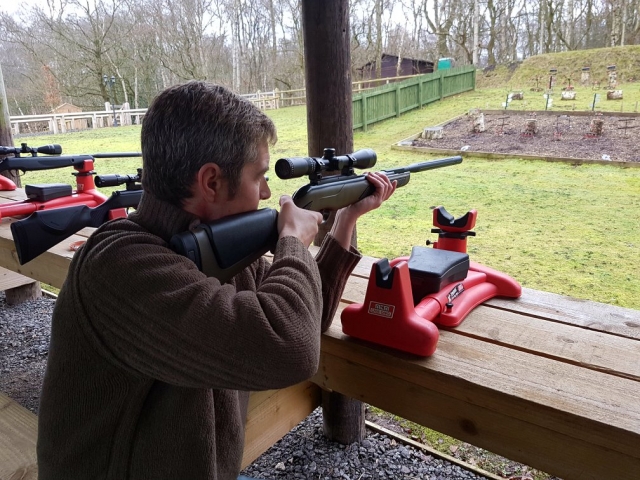  Jalo con rifle de aire comprimido 