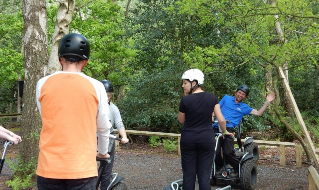  Diviértele en los segways 