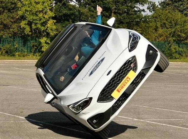  La conducción acrobática es tan emocionanle 