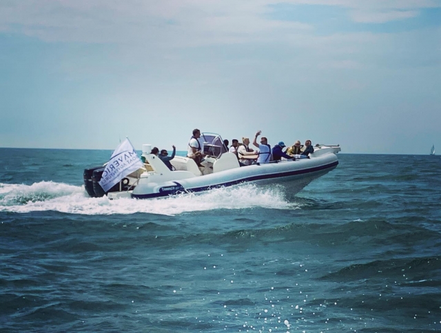  Haga un viaje en barco con Maverick Boat Adventures 