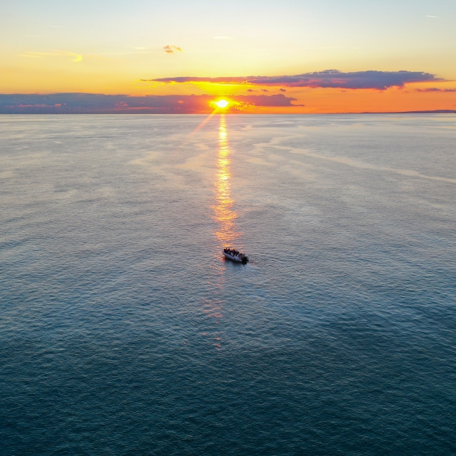  Disfruta del crucero al atardecer 