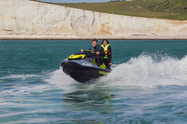  Día de diversión en el agua con la jet ski 