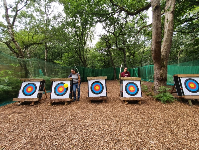 Tenemos sesiones de jalo con arco para personas de todos los niveles y edades 