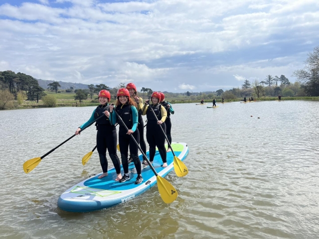  Remar con amigos 
