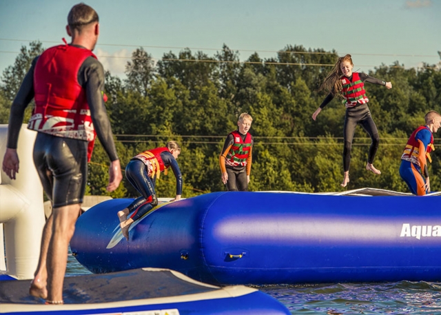  Rebotando en nuestro inflable 