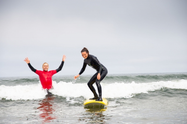  Obtenga una lección de surf con use