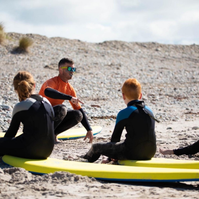  Aprende a surfear con nosotros 