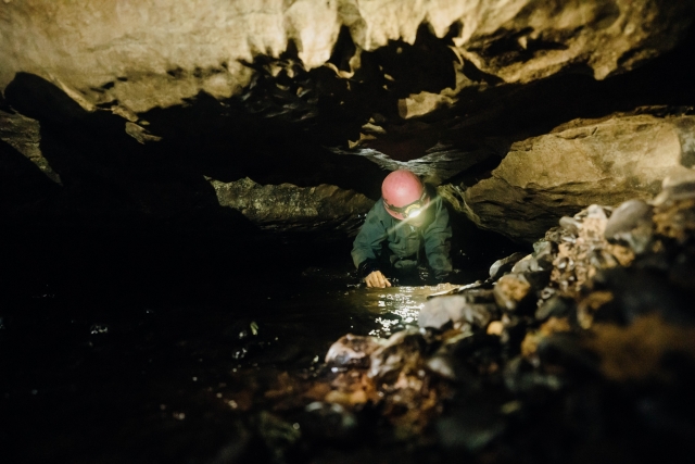  Hay maravillas ocultas que puede explorar haciendo espeleología 