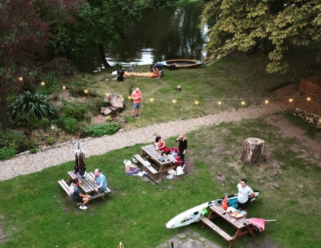  Nuestra ubicación junto al río 