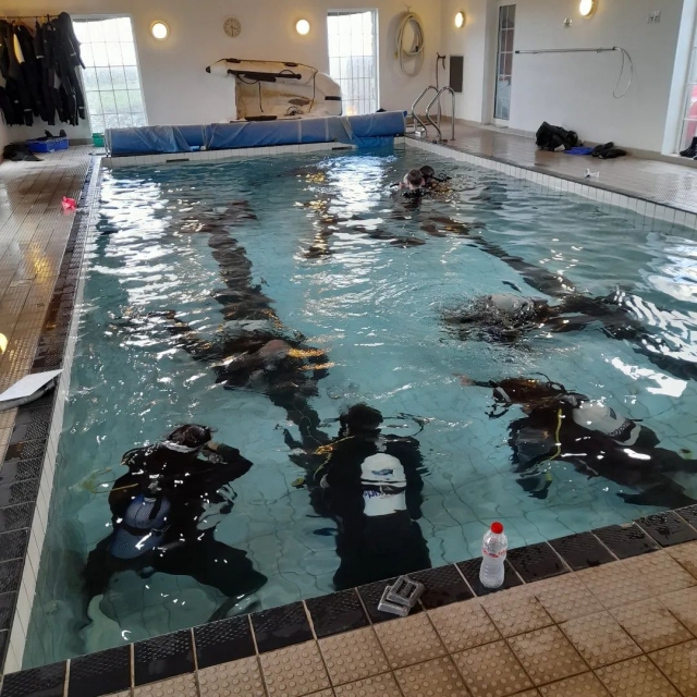  Adquirir habilidades de buceo 