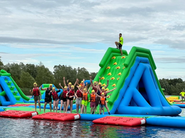  Vive un día único junto a tus amigos 