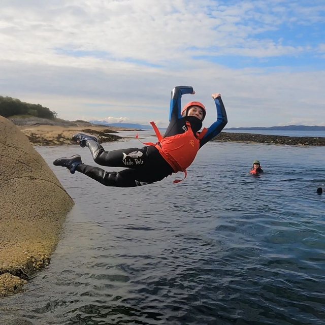  Ponle a prueba y prueba el Coasteering 