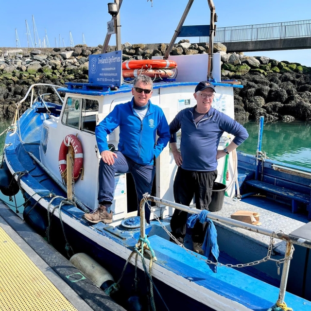  Embárcale en nuestro viaje en barco 