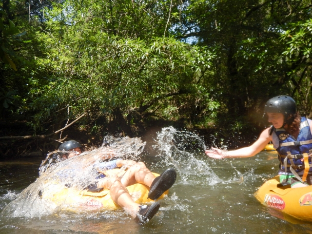  Atrévele a probar el tubing de aguas brava 