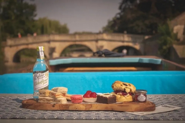  Picnic en batea en Cambridge 