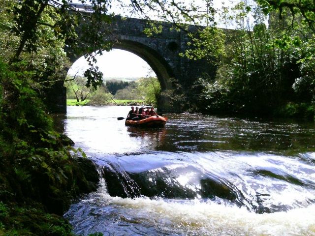  Rafting en el río 