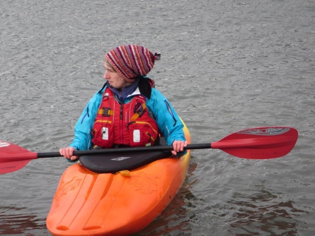  Prueba a navegar en kayak en el puerto