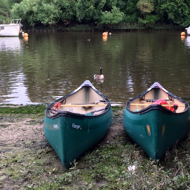 Un par de canoas