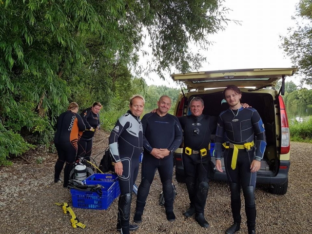  Reservación su curso de buceo 
