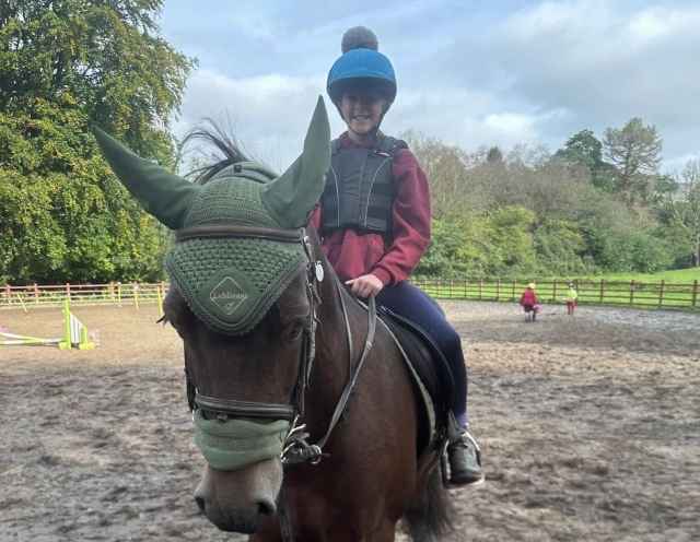  Caballos e instructores