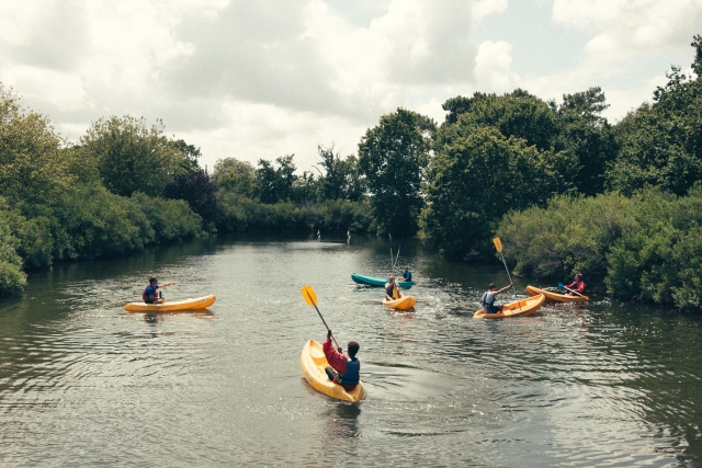  Explorando en kayak 