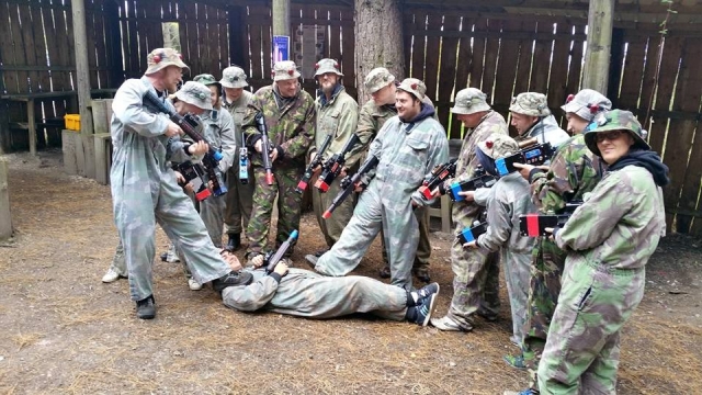  Grupo de laser tag 
