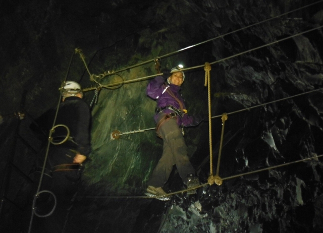  La espeleología es realmenle emocionanle 