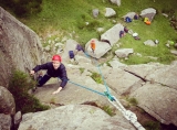 Escalada y rappel en el castillo de Cadshaw medio día