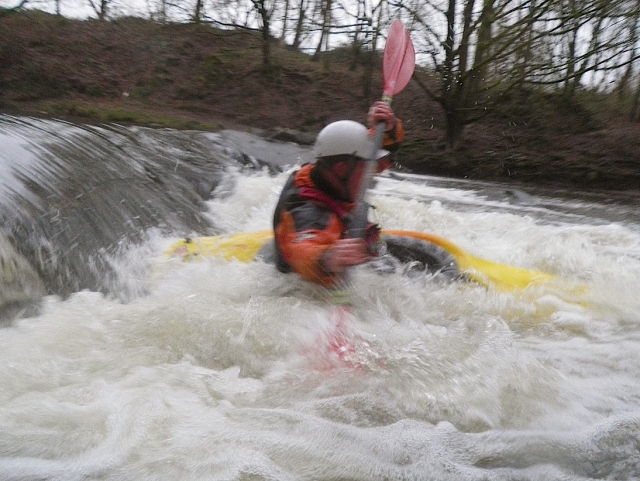  Kayak de aguas brava 