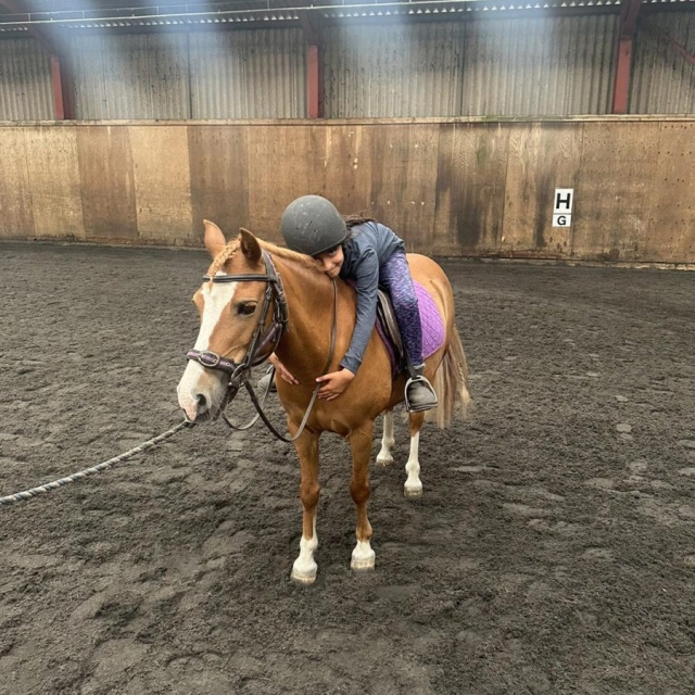  Miembros orgullosos de la Sociedad Británica del Caballo